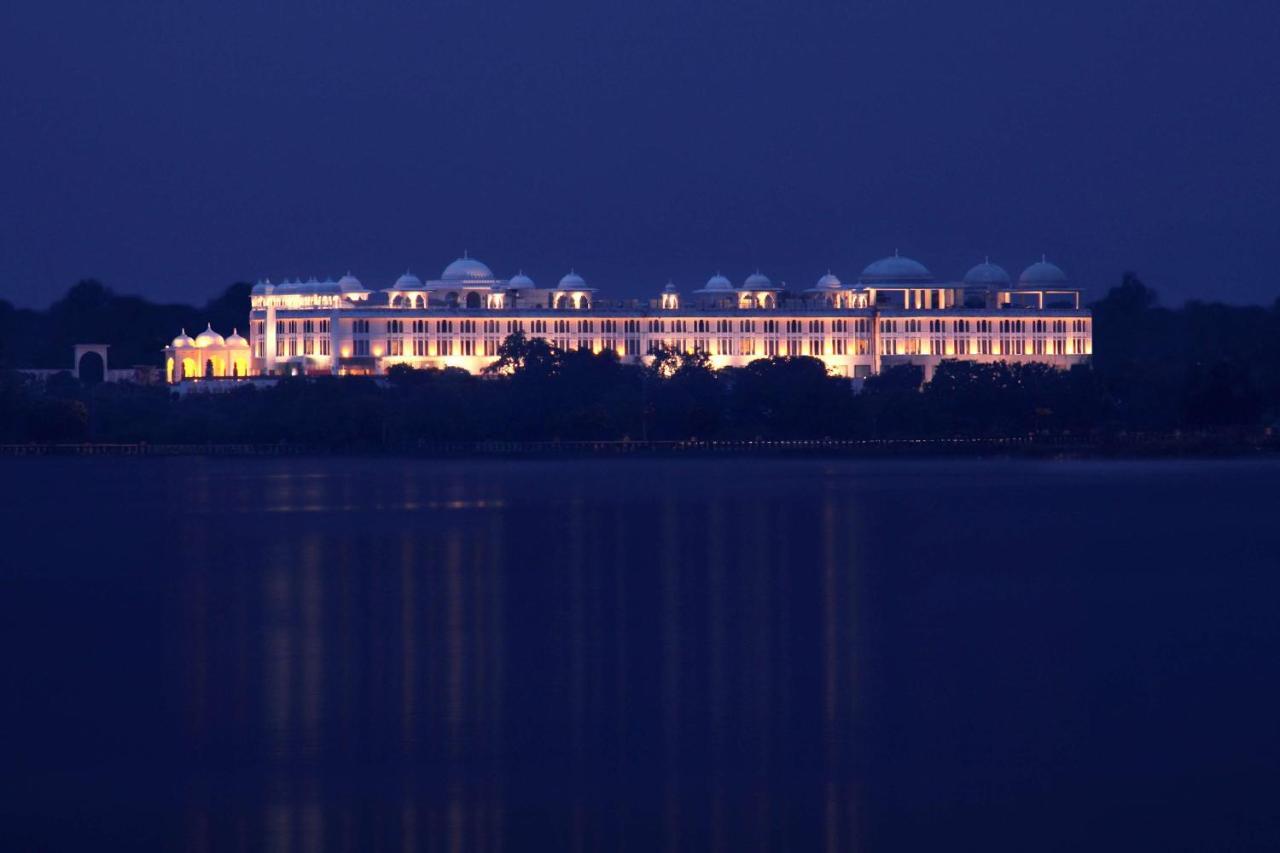 Radisson Blu Udaipur Palace Resort & Spa Exterior photo