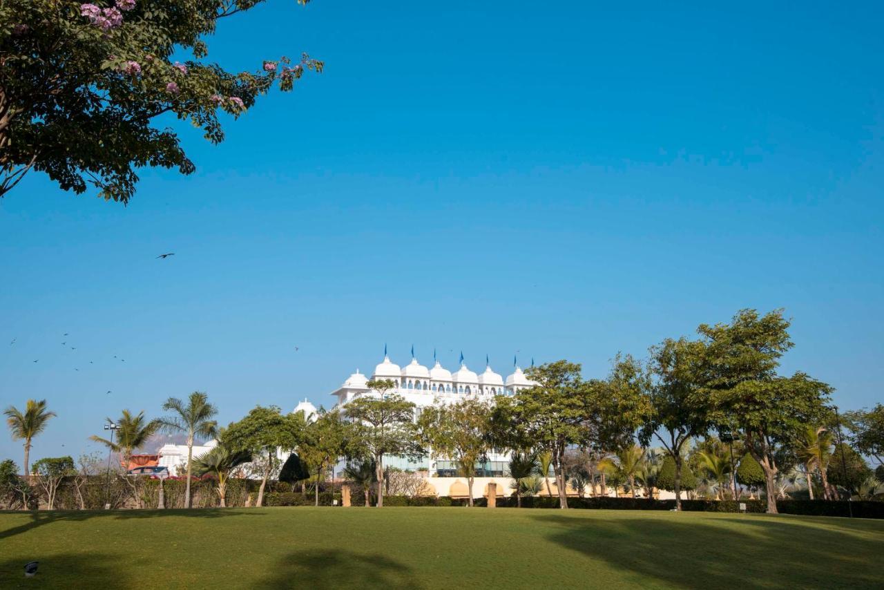 Radisson Blu Udaipur Palace Resort & Spa Exterior photo