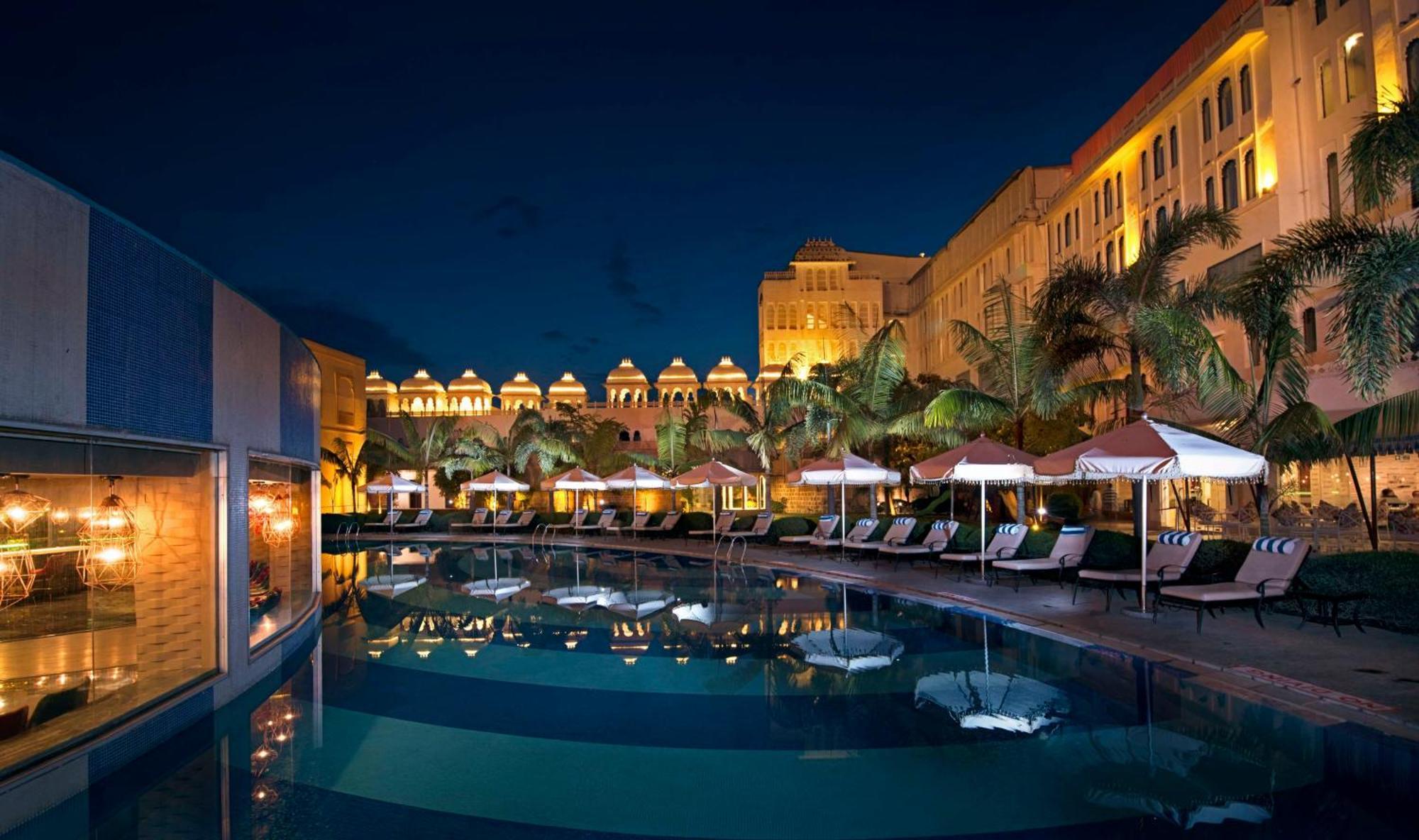 Radisson Blu Udaipur Palace Resort & Spa Exterior photo